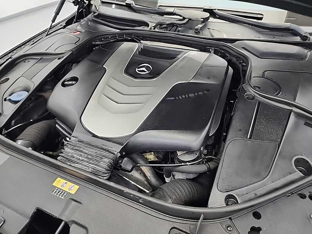 Mercedes Benz S Class - Vista 5