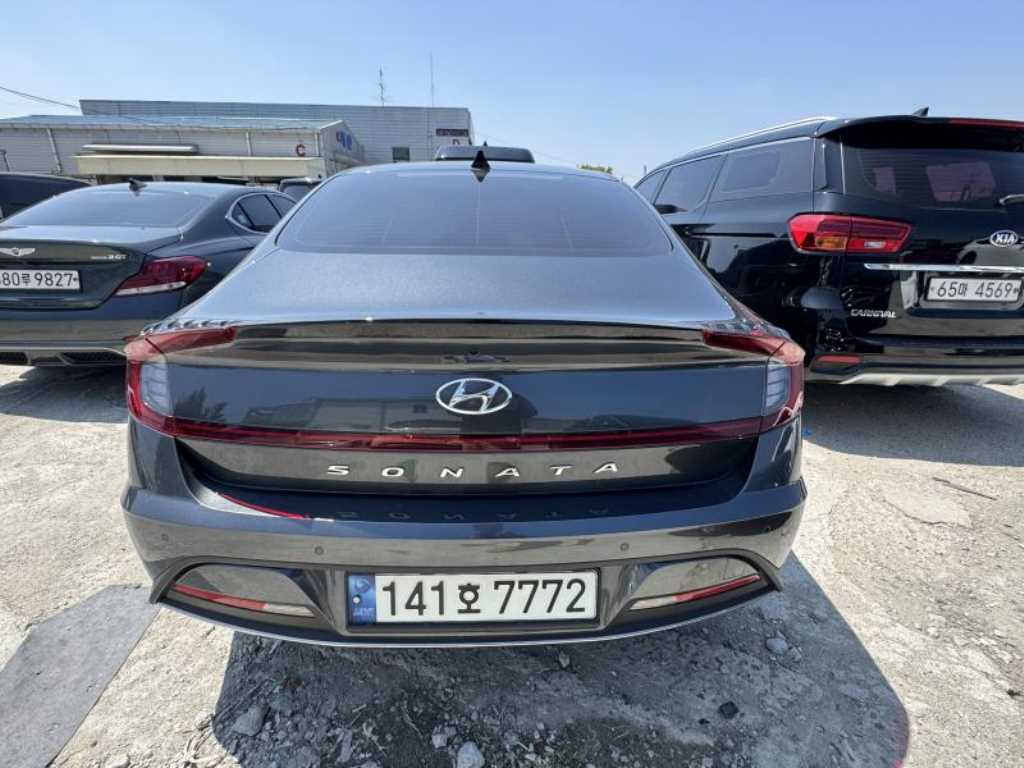 HYUNDAI Sonata - Vista 4