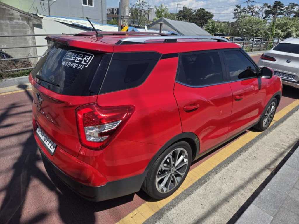 Ssangyong Tivoli - Vista 5