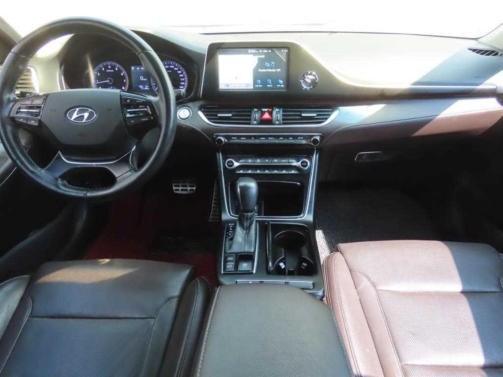 HYUNDAI Grandeur - Vista 8