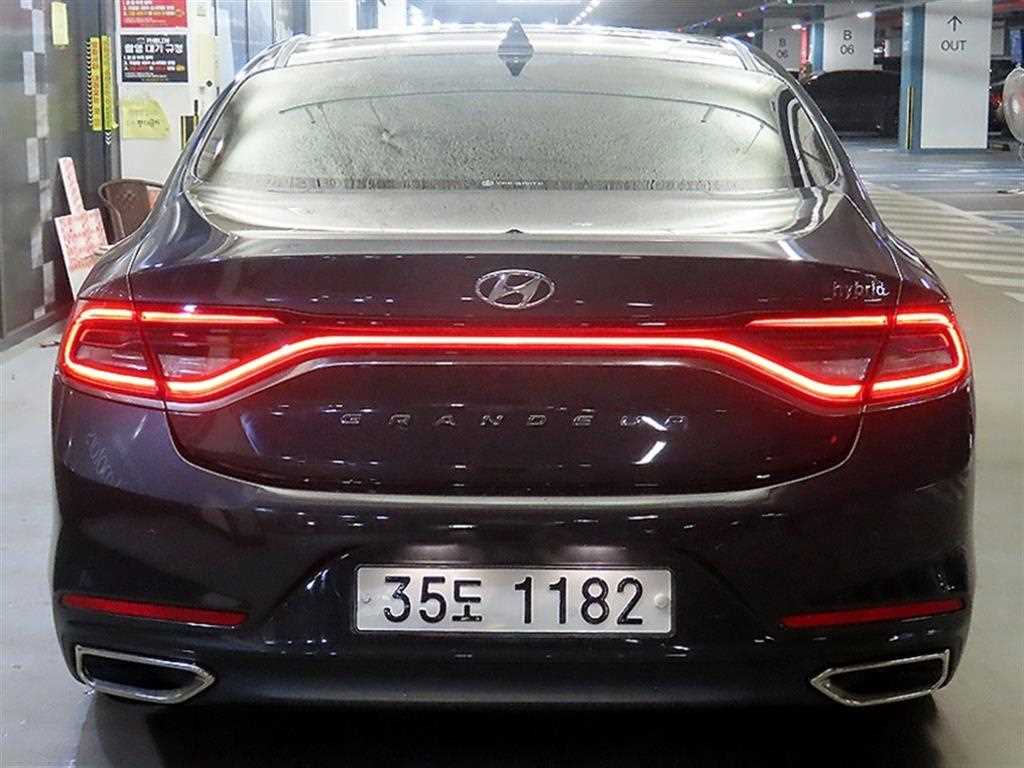 HYUNDAI Grandeur - Vista 5