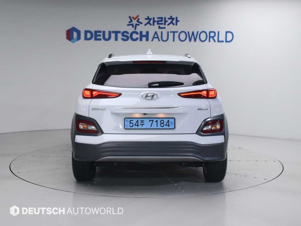 HYUNDAI Kona - Vista 4