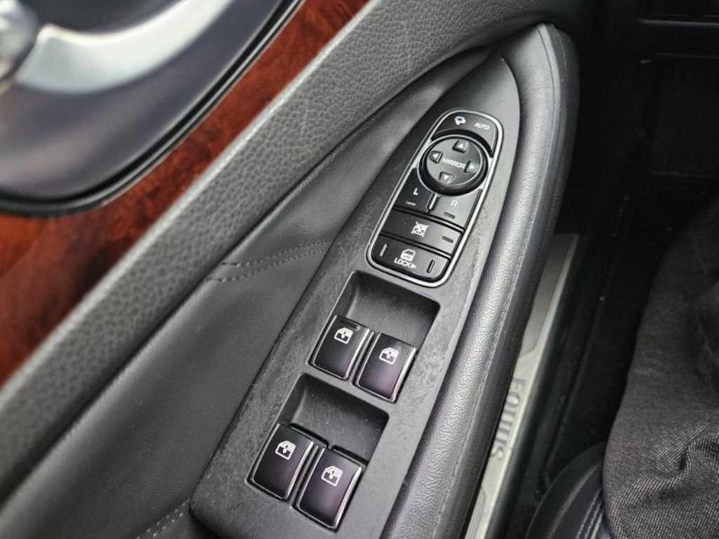 HYUNDAI Equus - Vista 11