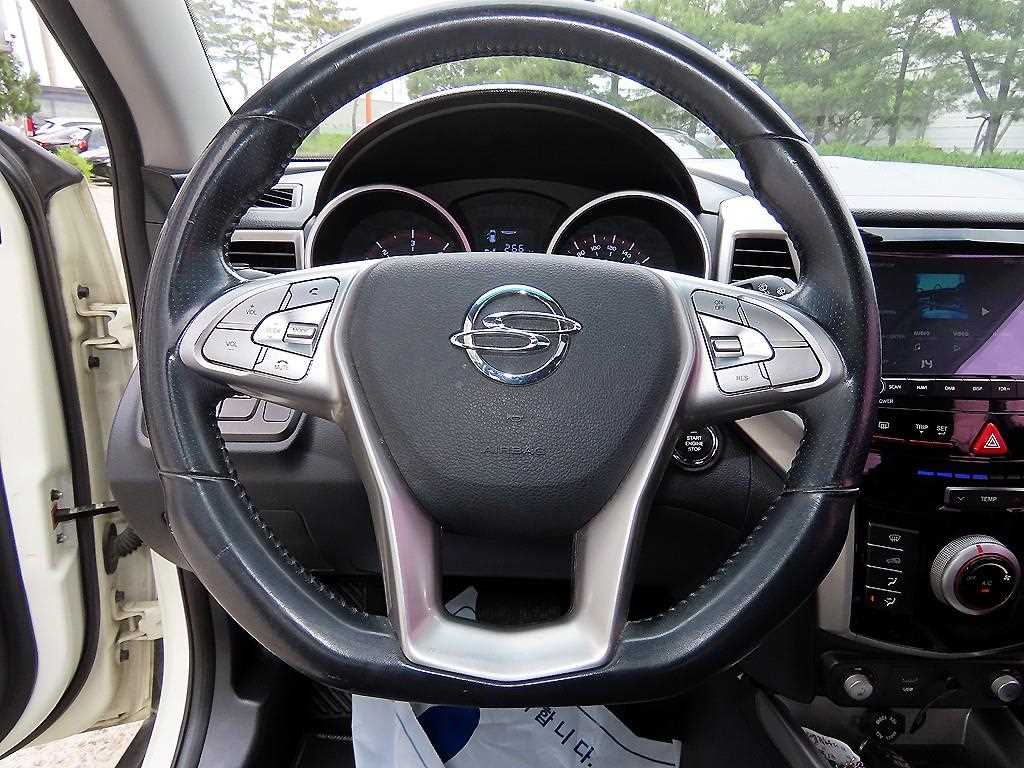 Ssangyong Tivoli - Vista 8