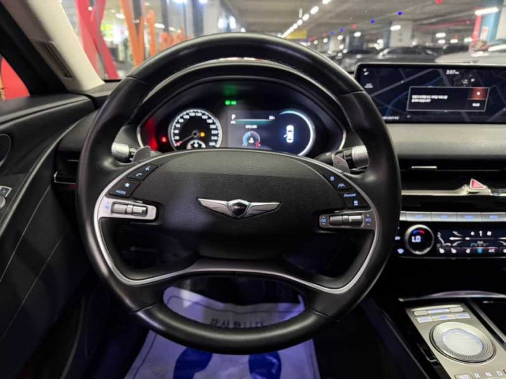 Genesis G80 - Vista 8