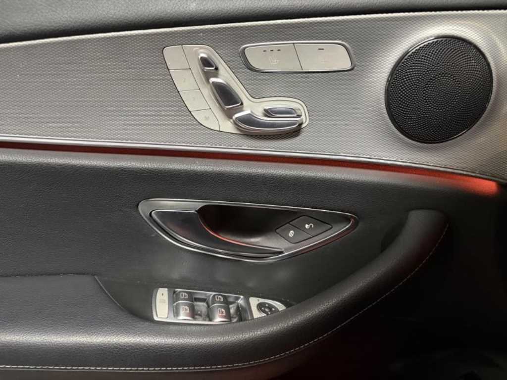 Mercedes Benz E class - Vista 9