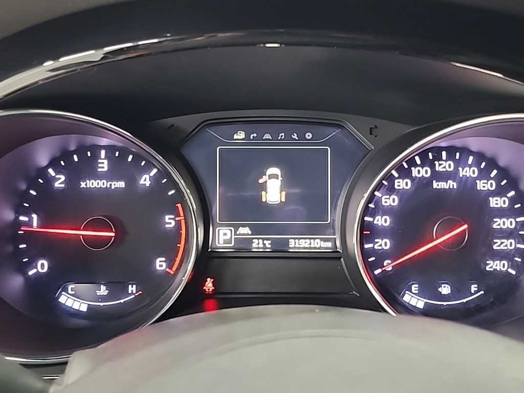 KIA Carnival - Vista 6