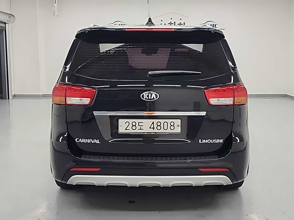 KIA Carnival - Vista 3