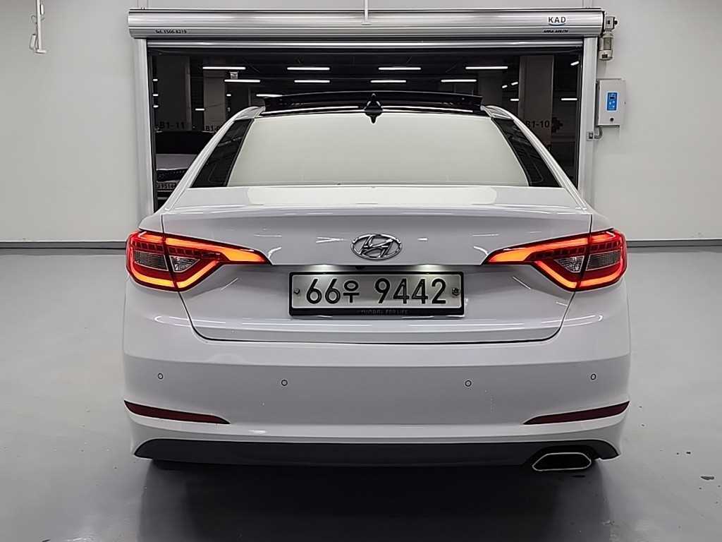 HYUNDAI Sonata - Vista 3