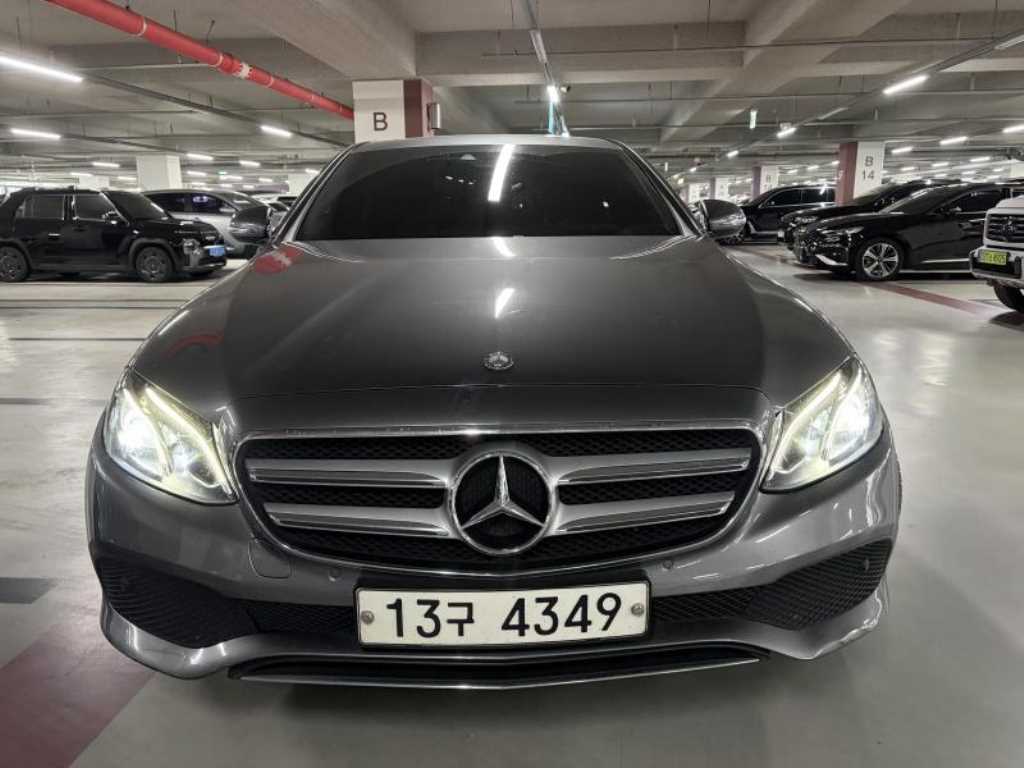 Mercedes Benz E class 2017 Gris - Importación desde Corea - HF Imports Iquique - Foto 1