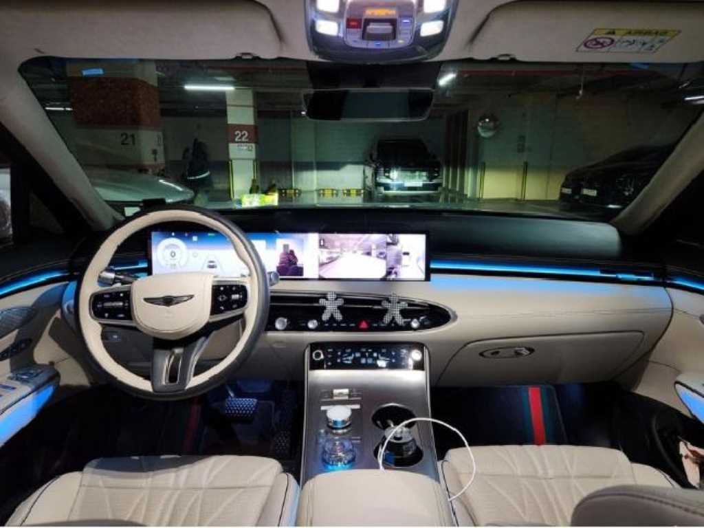 Genesis GV70 - Vista 8