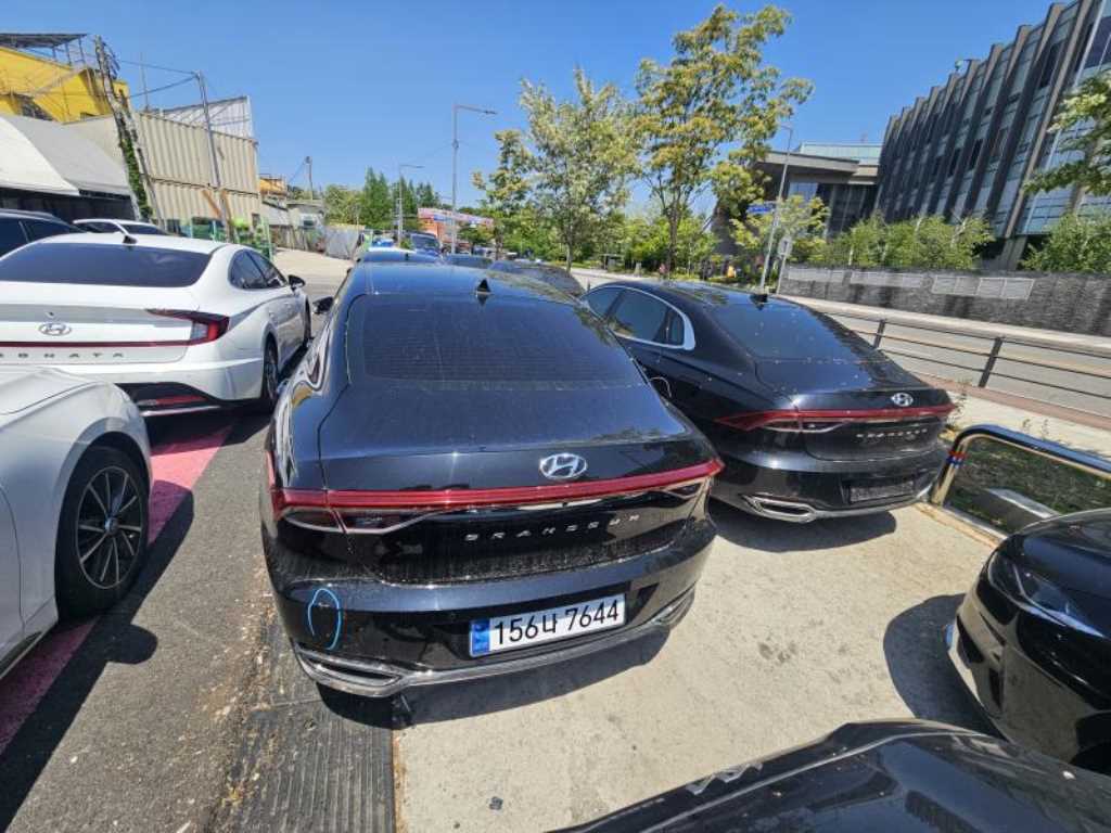 HYUNDAI Grandeur - Vista 3