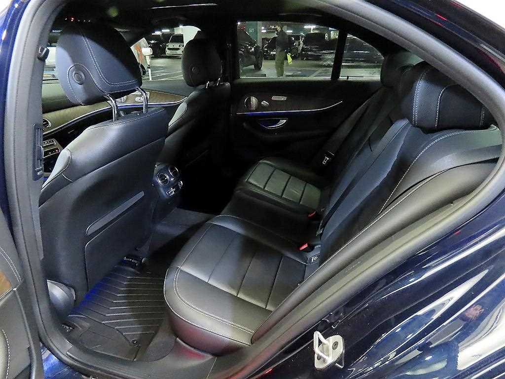 Mercedes Benz E class - Vista 7