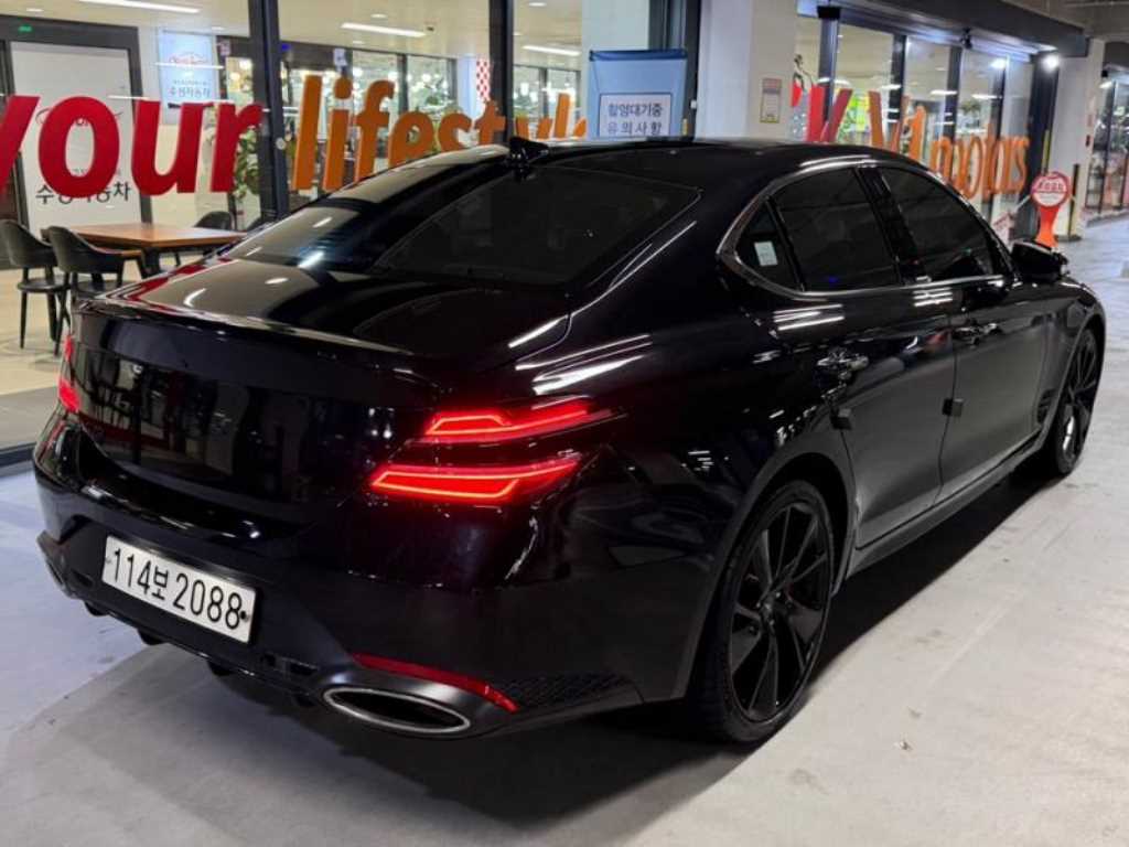 Genesis G70 - Vista 4