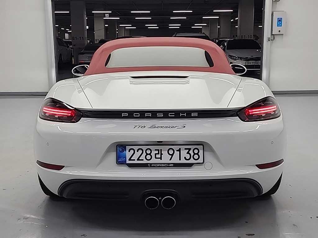 Porsche 718 - Vista 3