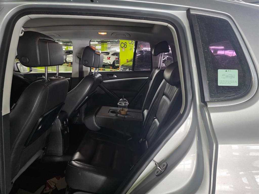 Volkswagen Tiguan - Vista 8