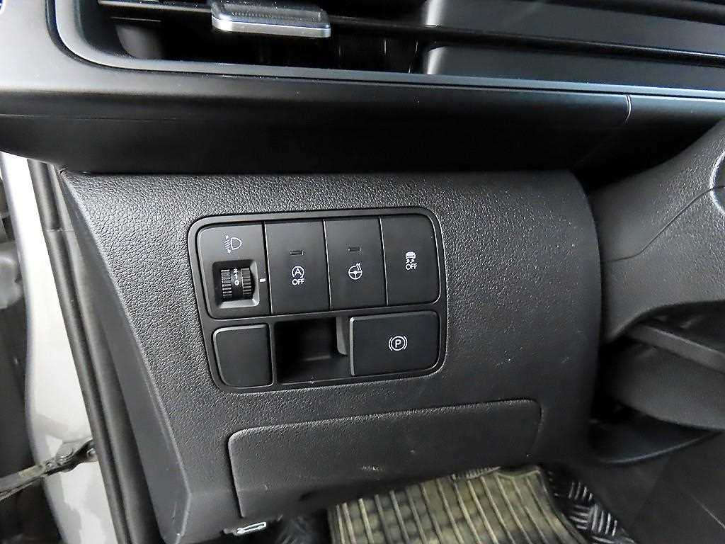 HYUNDAI Staria - Vista 12