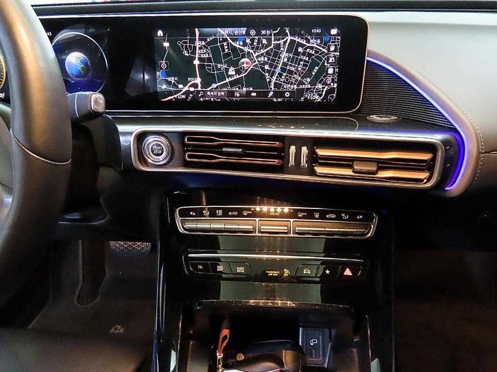 Mercedes Benz EQC - Vista 11