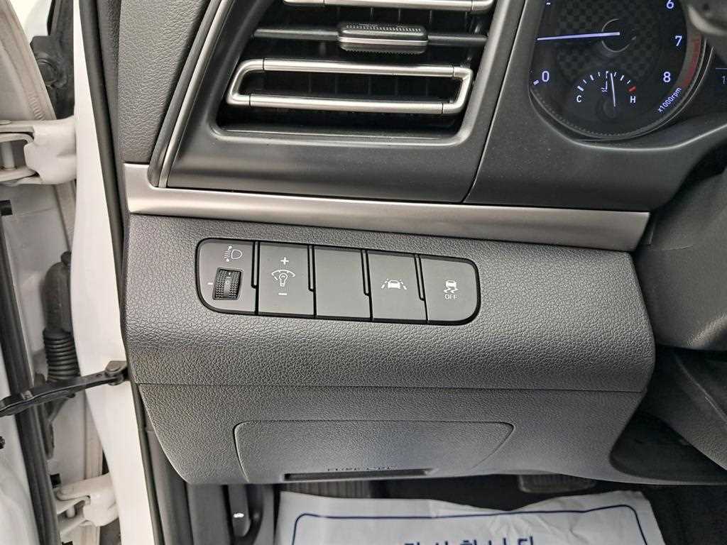 HYUNDAI Avante 2019 Blanco - Importación desde Corea - HF Imports Iquique - Foto 13