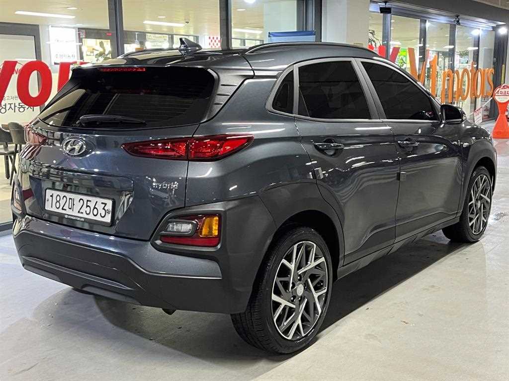 HYUNDAI Kona - Vista 4