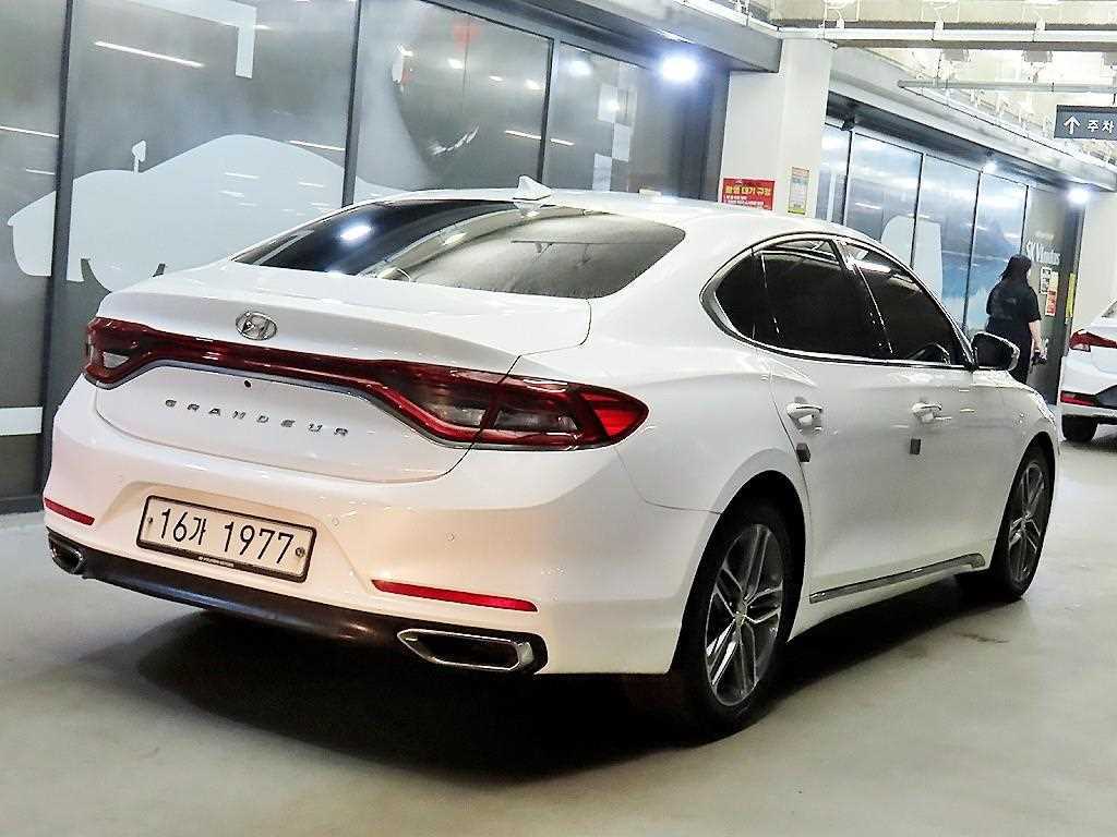 HYUNDAI Grandeur - Vista 4
