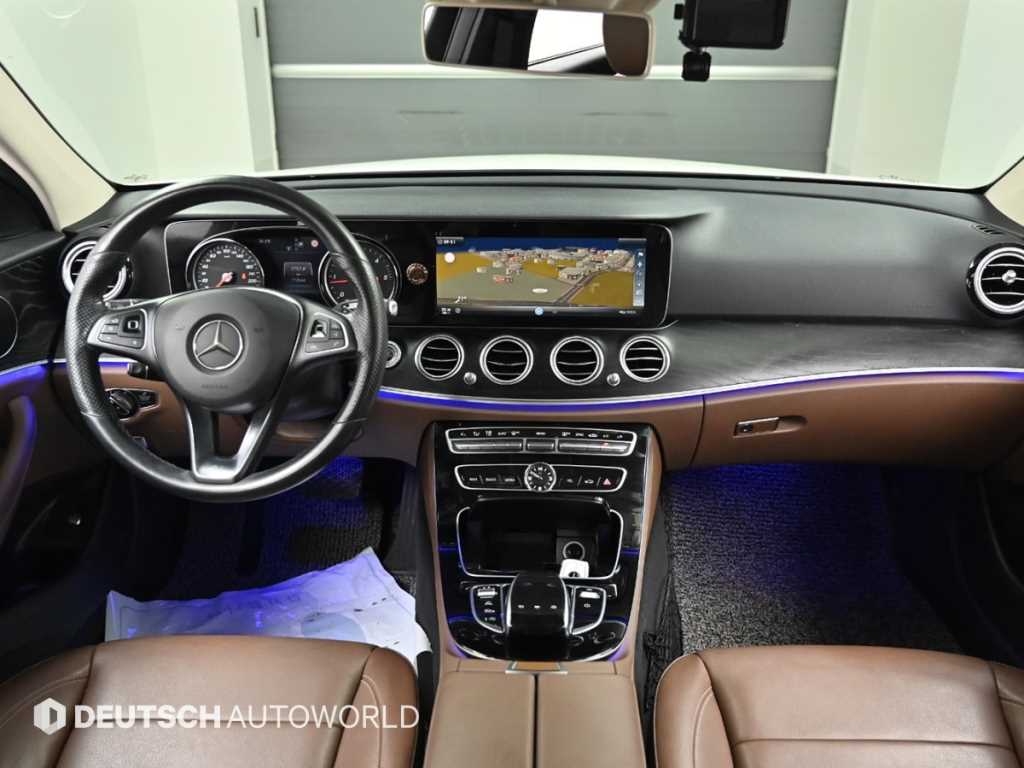 Mercedes Benz E class - Vista 7