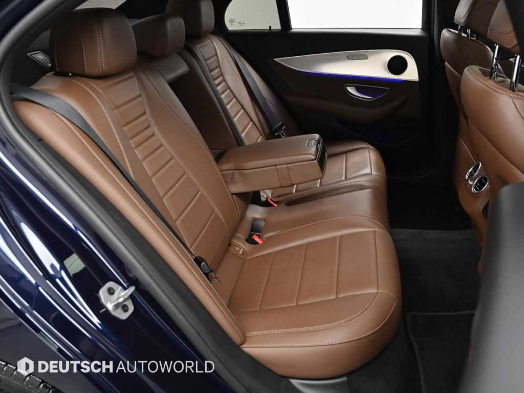 Mercedes Benz E class - Vista 12