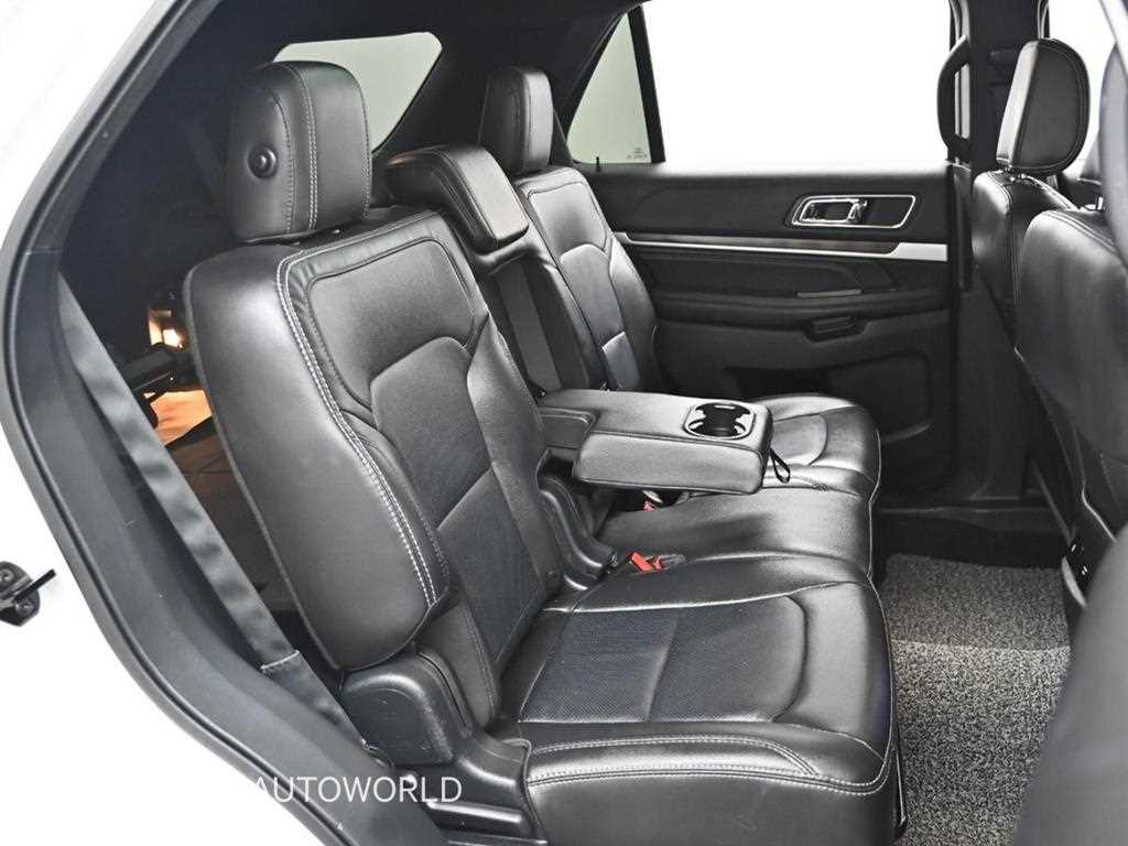 Ford Explorer - Vista 12