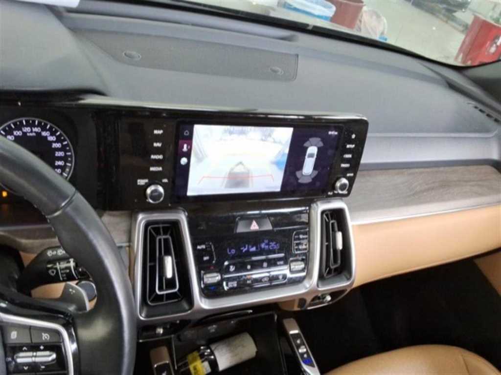 KIA Sorento - Vista 8