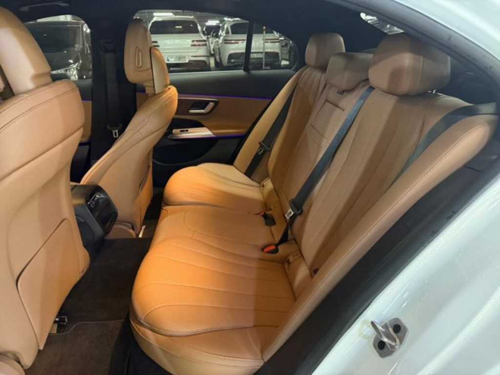 Mercedes Benz E class - Vista 6