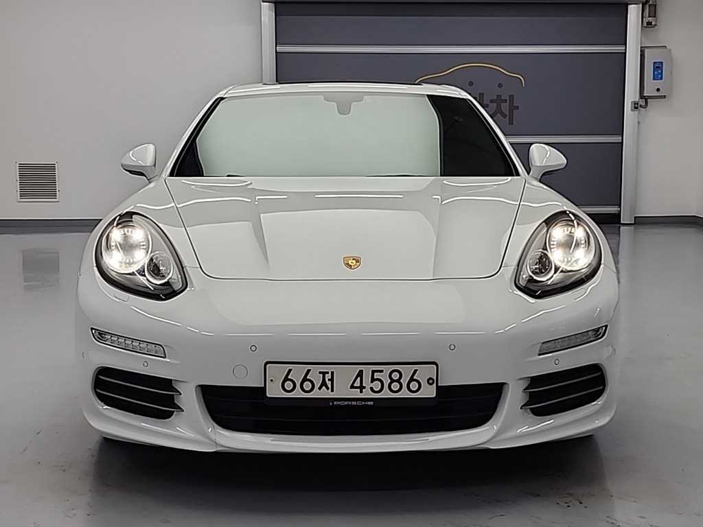 Porsche Panamera - Vista 2