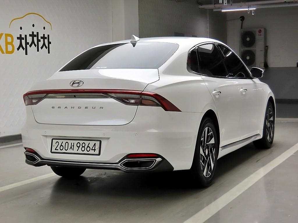 HYUNDAI Grandeur - Vista 4