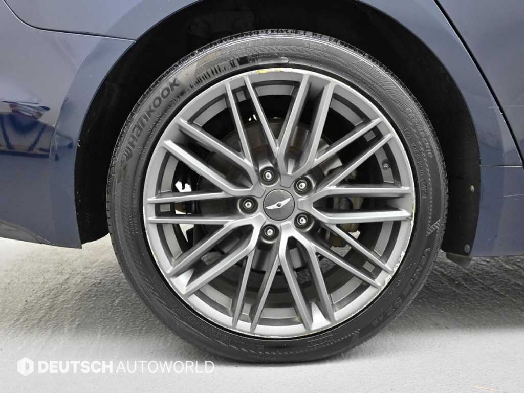 Genesis G70 - Vista 6