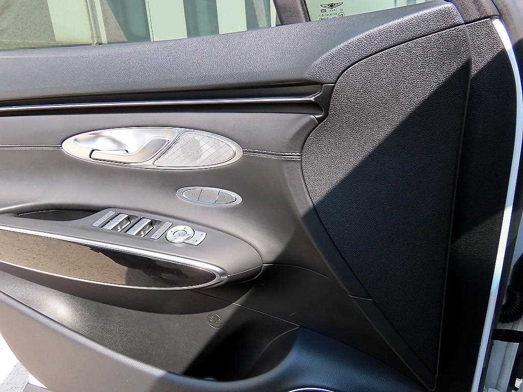 Genesis GV70 - Vista 11