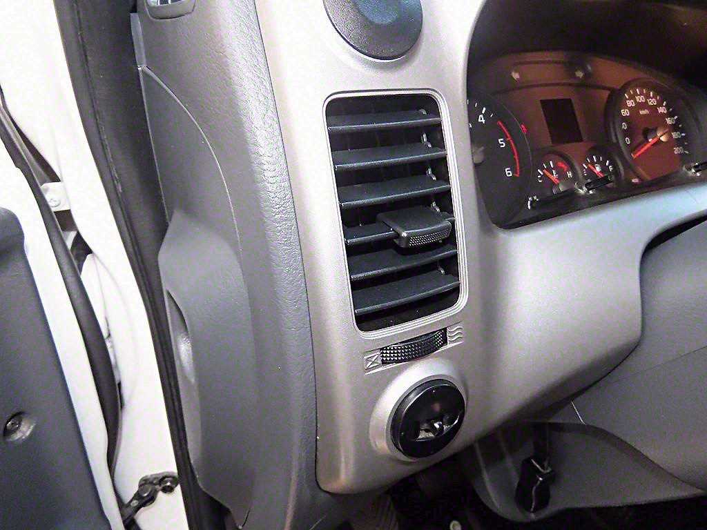 Small Truck Complaint (complaint vehicle) - Vista 10