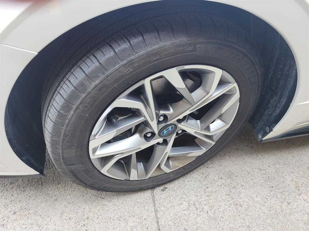 HYUNDAI Sonata - Vista 5