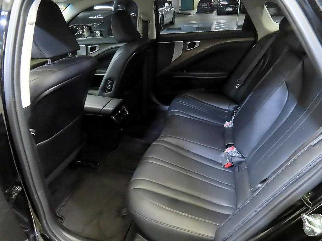 KIA K8 - Vista 7