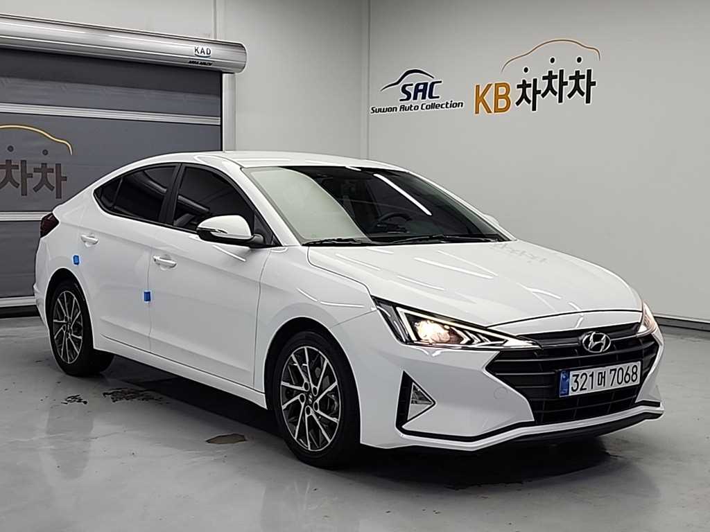 HYUNDAI Avante - Vista 4
