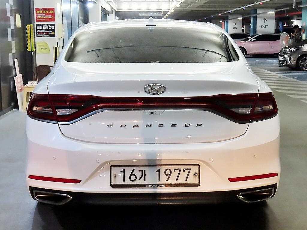 HYUNDAI Grandeur - Vista 5