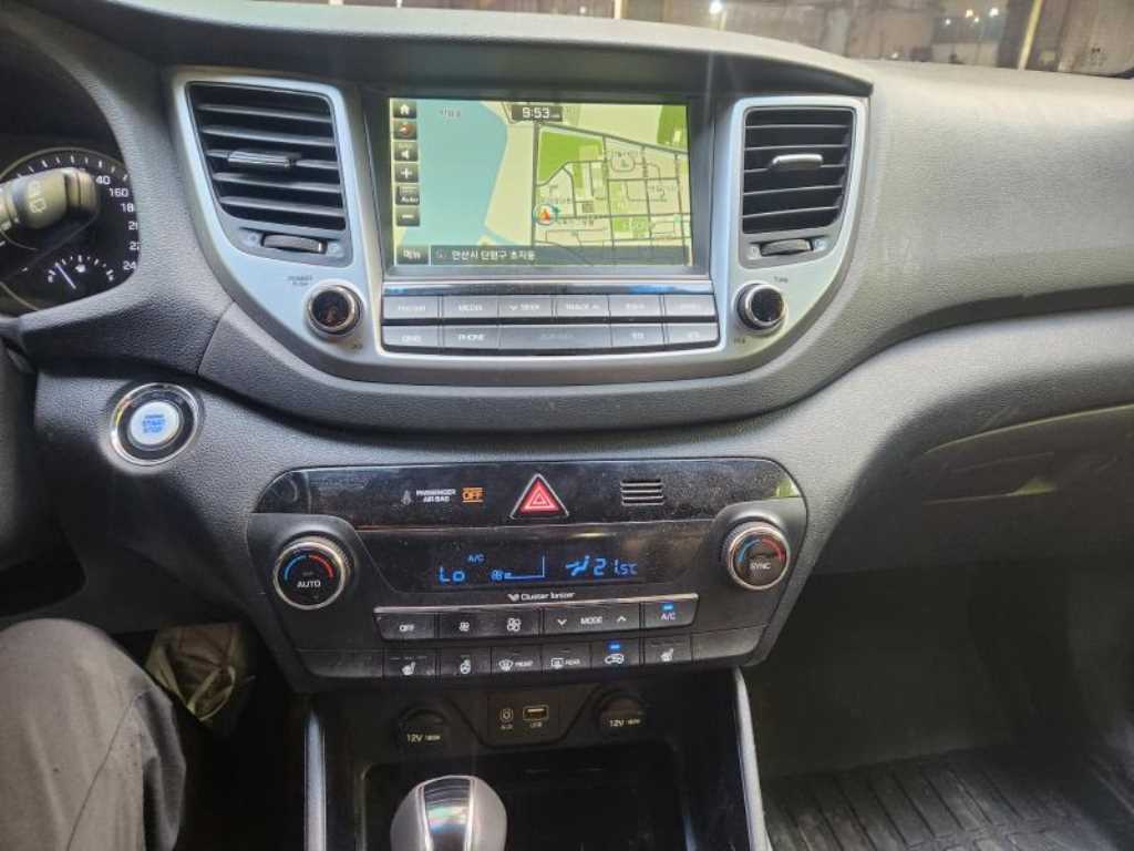 HYUNDAI Tucson - Vista 7
