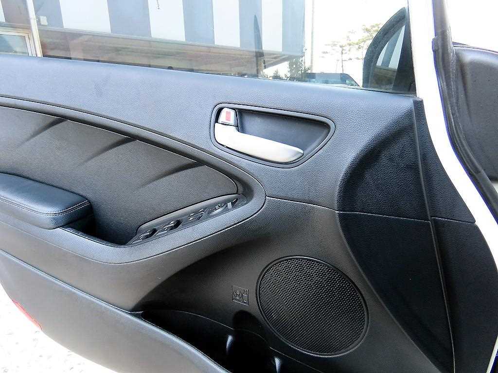 KIA K3 - Vista 11