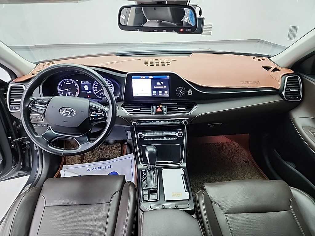 HYUNDAI Grandeur - Vista 7