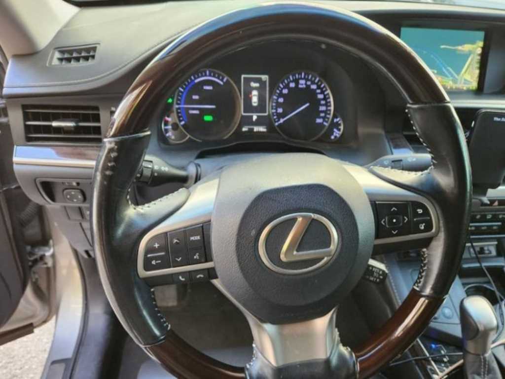 Lexus ES - Vista 5