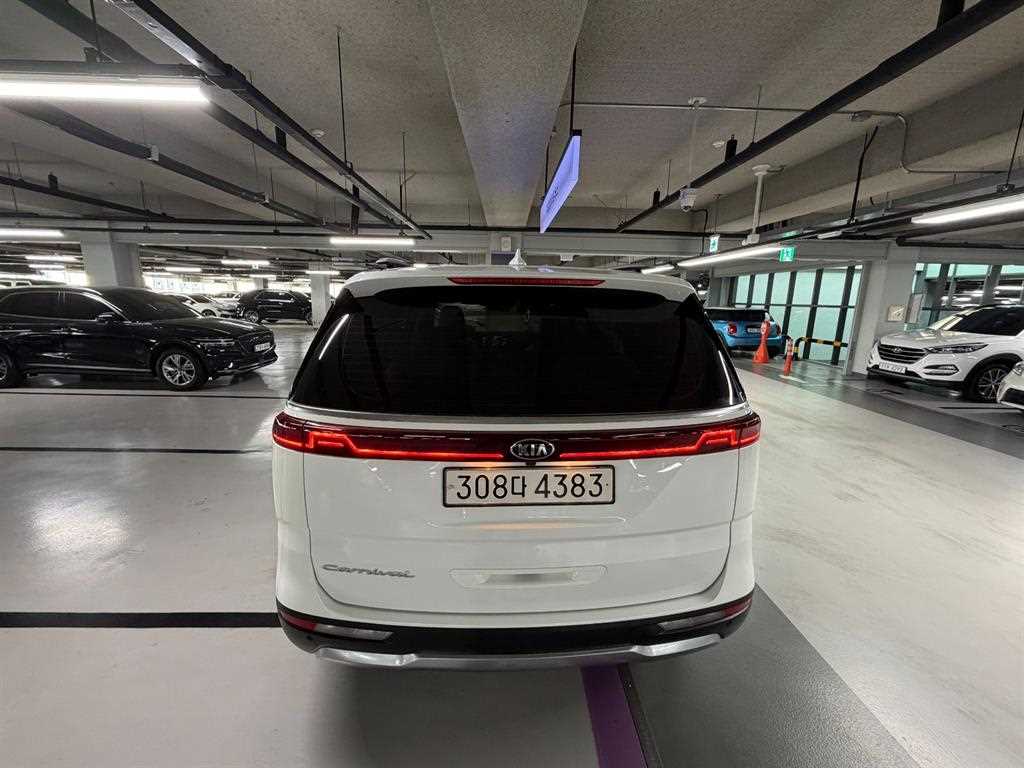 KIA Carnival - Vista 3