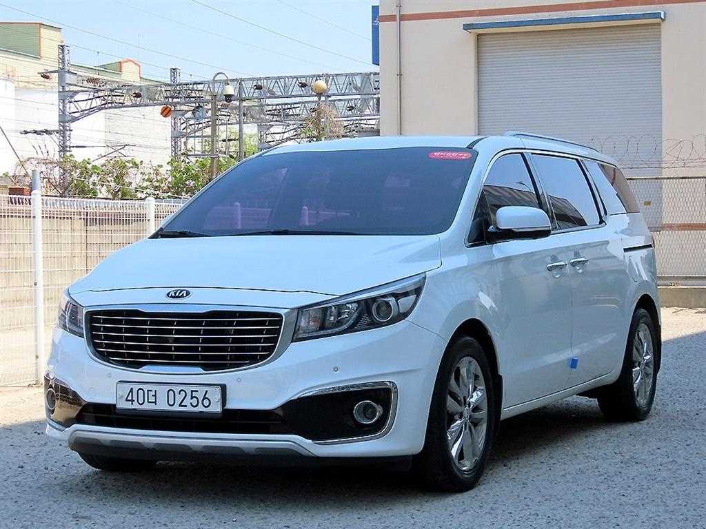 KIA Carnival - Vista 2