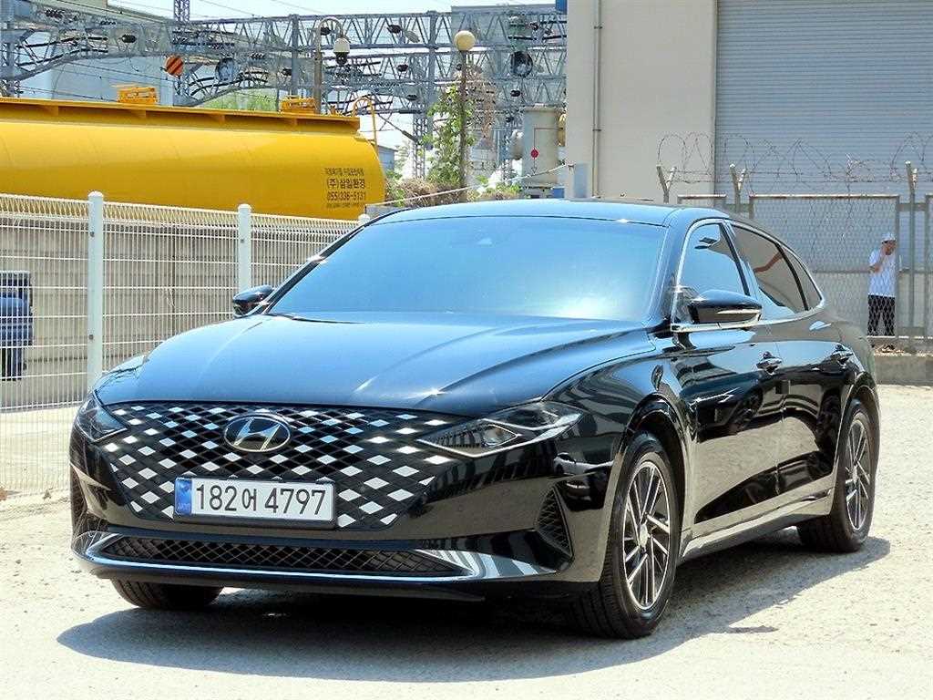 HYUNDAI Grandeur - Vista 2