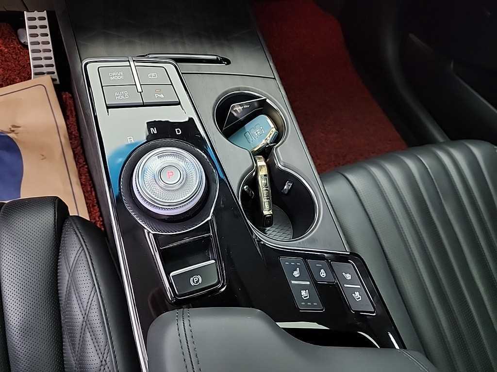 KIA K8 - Vista 8