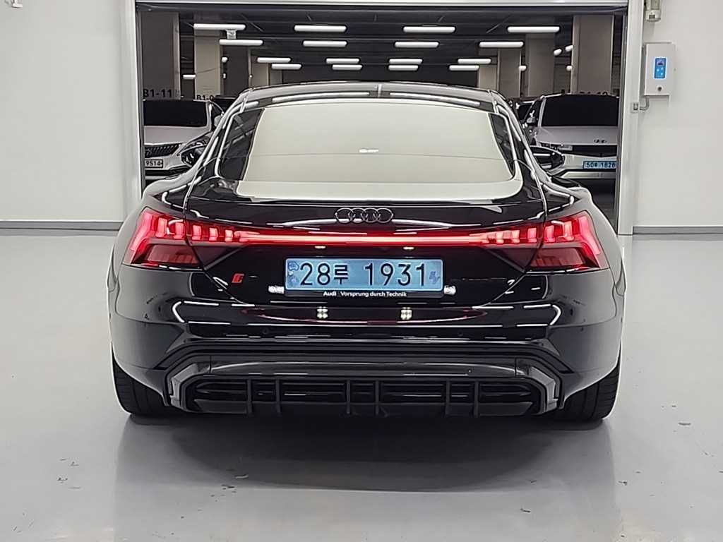 Audi RS e-tron GT - Vista 3