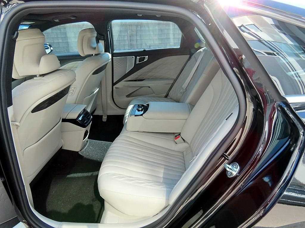 KIA K8 - Vista 6