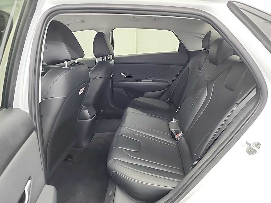 HYUNDAI Avante - Vista 12
